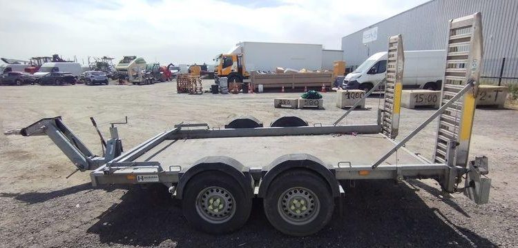 HUBIERE REMORQUE 3T5  EJ-117-CE