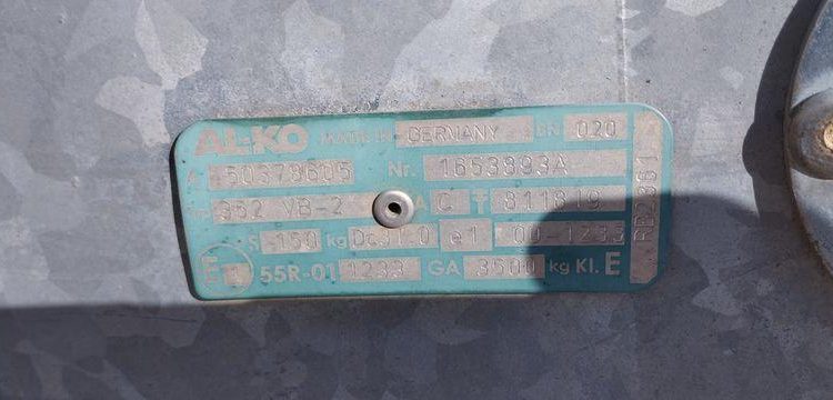 HUBIERE REMORQUE 3T5  EJ-117-CE