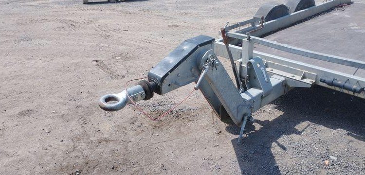 HUBIERE REMORQUE 3T5  EJ-117-CE