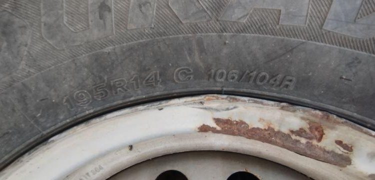 HUBIERE REMORQUE 3T5  EJ-117-CE