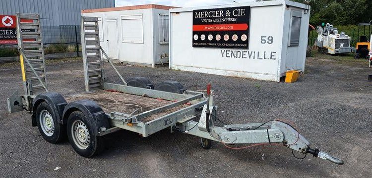 HUBIERE REMORQUE 1T9  EK-492-XA