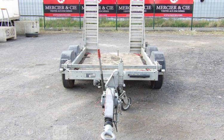 HUBIERE REMORQUE 1T9  EK-492-XA
