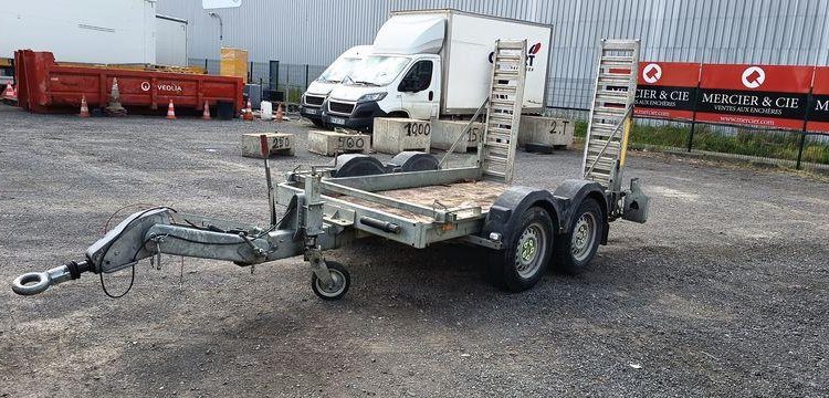 HUBIERE REMORQUE 1T9  EK-492-XA