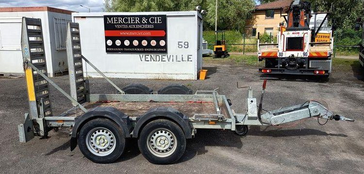 HUBIERE REMORQUE 1T9  EK-492-XA