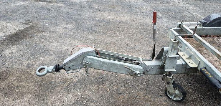 HUBIERE REMORQUE 1T9  EK-492-XA