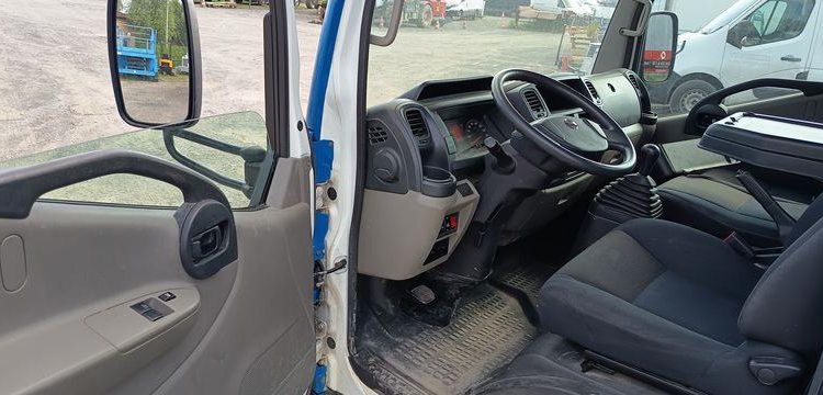 NISSAN NT400 AVEC NACELLE COMET ESF17 16M  EP-864-BD