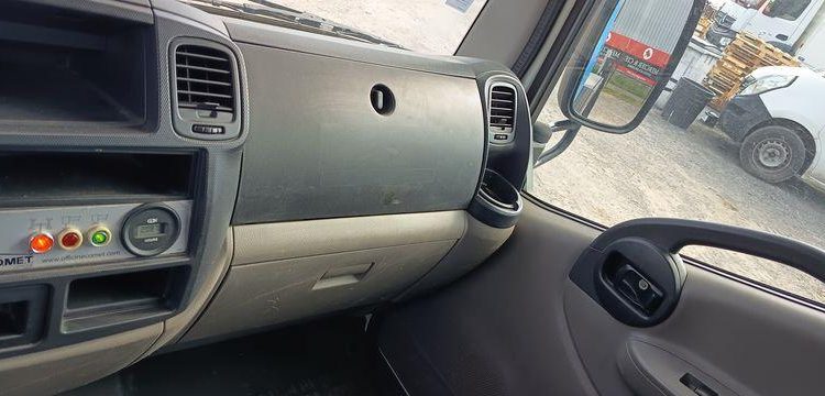 NISSAN NT400 AVEC NACELLE COMET ESF17 16M  EP-864-BD