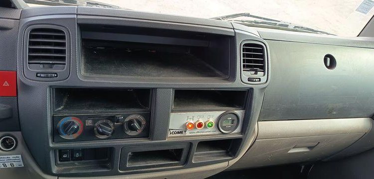 NISSAN NT400 AVEC NACELLE COMET ESF17 16M  EP-864-BD