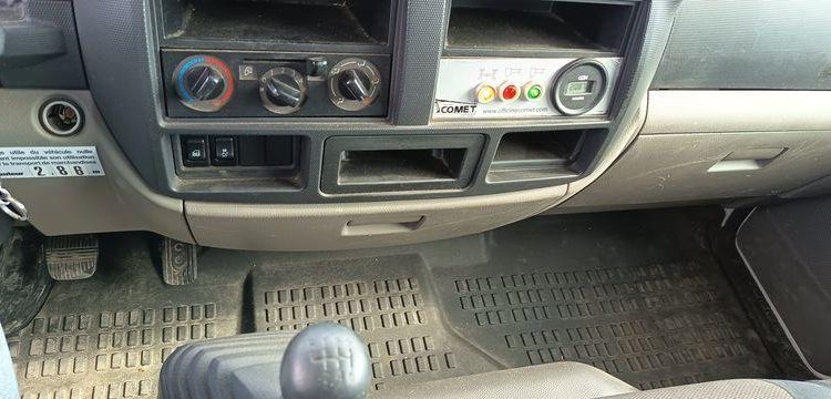NISSAN NT400 AVEC NACELLE COMET ESF17 16M  EP-864-BD