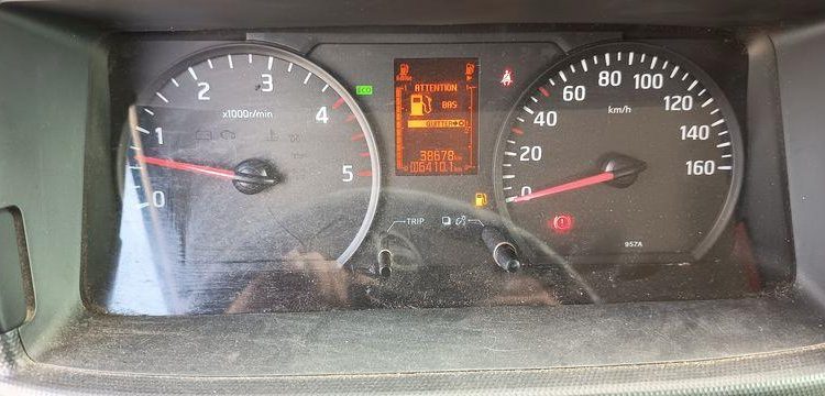 NISSAN NT400 AVEC NACELLE COMET ESF17 16M  EP-864-BD