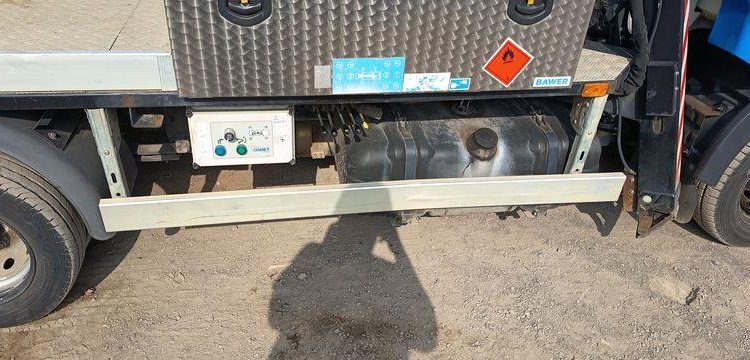 NISSAN NT400 AVEC NACELLE COMET ESF17 16M  EP-864-BD