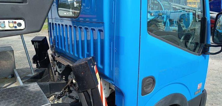 NISSAN NT400 AVEC NACELLE COMET ESF17 16M  EP-864-BD
