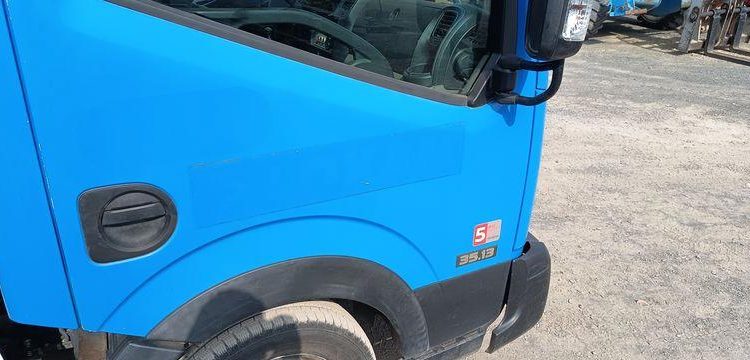NISSAN NT400 AVEC NACELLE COMET ESF17 16M  EP-864-BD