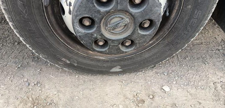NISSAN NT400 AVEC NACELLE COMET ESF17 16M  EP-864-BD