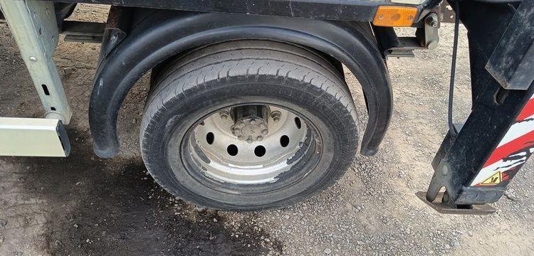 NISSAN NT400 AVEC NACELLE COMET ESF17 16M  EP-864-BD