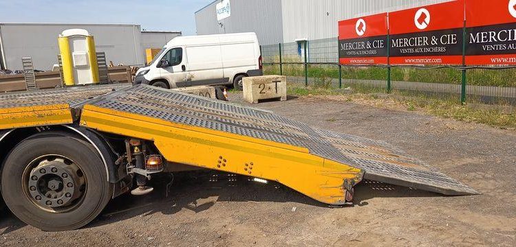 IVECO STRALIS 420 DEPANNEUSE PTAC : 32 TONNES- DIESEL – 342233 KMS – ANNEE 2018 JAUNE EV-842-SG