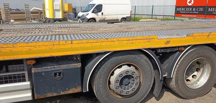 IVECO STRALIS 420 DEPANNEUSE PTAC : 32 TONNES- DIESEL – 342233 KMS – ANNEE 2018 JAUNE EV-842-SG