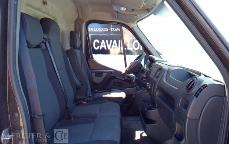 RENAULT MASTER3500 L2H2 DCI 130V  EY-711-GE