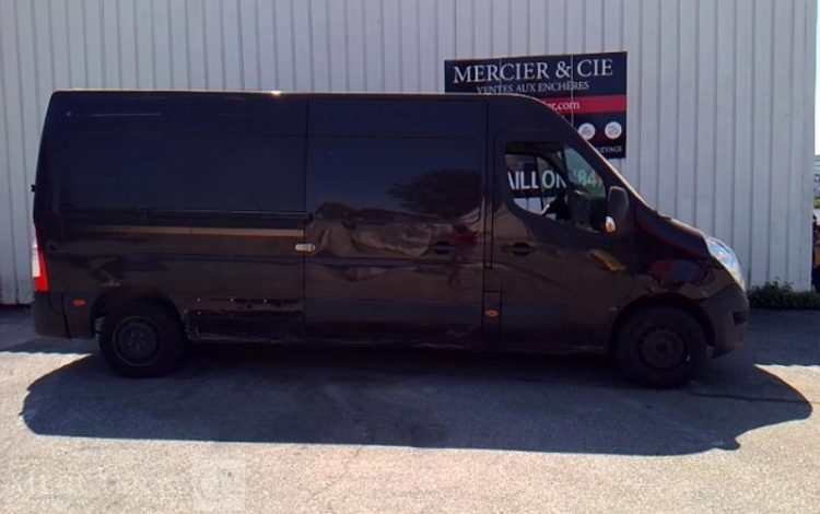 RENAULT MASTER3500 L2H2 DCI 130V  EY-711-GE