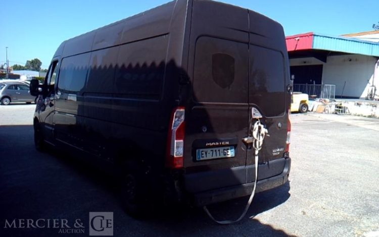 RENAULT MASTER3500 L2H2 DCI 130V  EY-711-GE