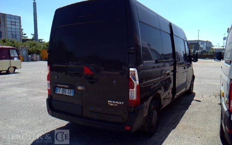 RENAULT MASTER3500 L2H2 DCI 130  EY-896-GD