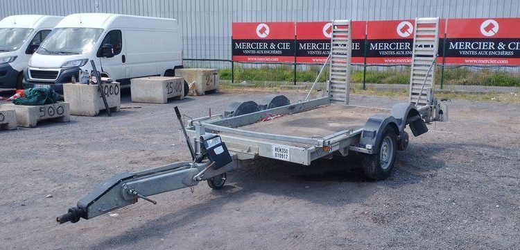 HUBIERE REMORQUE 3T5  FD-724-LR