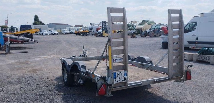 HUBIERE REMORQUE 3T5  FD-724-LR