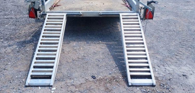 HUBIERE REMORQUE 3T5  FD-724-LR