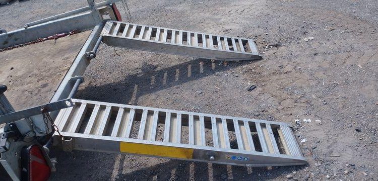 HUBIERE REMORQUE 3T5  FD-724-LR