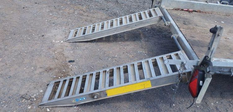 HUBIERE REMORQUE 3T5  FD-724-LR