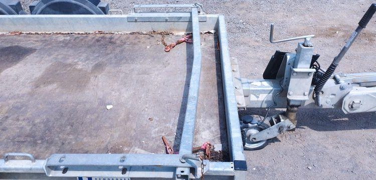 HUBIERE REMORQUE 3T5  FD-724-LR