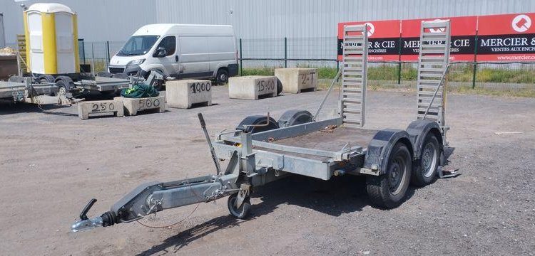 HUBIERE REMORQUE 1T9  FD-949-LT