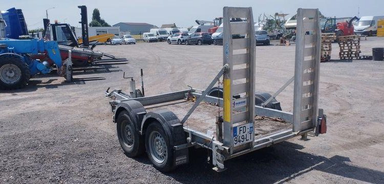 HUBIERE REMORQUE 1T9  FD-949-LT