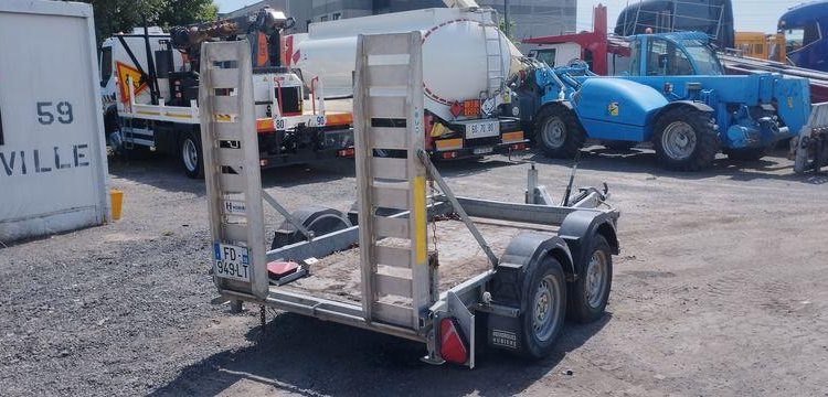 HUBIERE REMORQUE 1T9  FD-949-LT