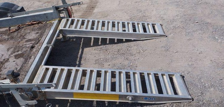 HUBIERE REMORQUE 1T9  FD-949-LT