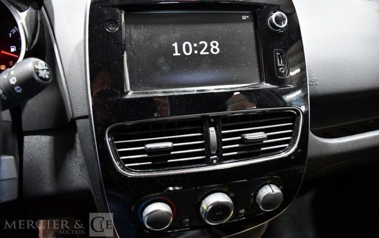 RENAULT CLIO IV STE 1.5 DCI 75 ENERGY BUSINESS BLANC FE-888-DZ