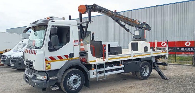 RENAULT D 240 DTI 5 AVEC FOREUSE RISA G2T – DIESEL – PTAC 13T – 97048 KMS – ANNEE 2019 BLANC FH-380-YS