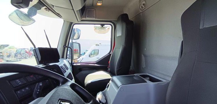 RENAULT D 240 DTI 5 AVEC FOREUSE RISA G2T – DIESEL – PTAC 13T – 97048 KMS – ANNEE 2019 BLANC FH-380-YS