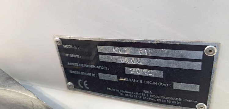 RENAULT D 240 DTI 5 AVEC FOREUSE RISA G2T – DIESEL – PTAC 13T – 97048 KMS – ANNEE 2019 BLANC FH-380-YS