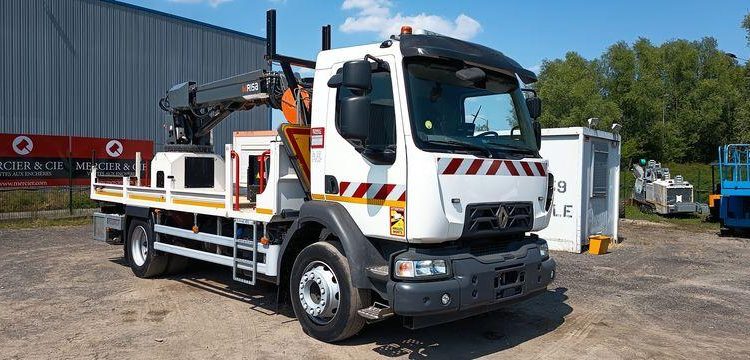 RENAULT D 240 DTI 5 AVEC FOREUSE RISA G2T – DIESEL – PTAC 13T – 97048 KMS – ANNEE 2019 BLANC FH-380-YS