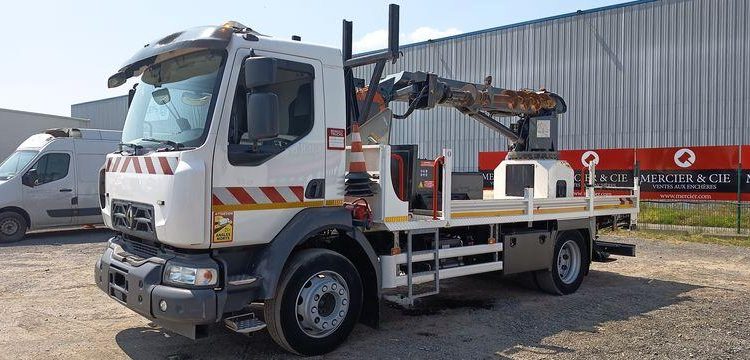 RENAULT D 240 DTI 5 AVEC FOREUSE RISA G2T – DIESEL – PTAC 13T – 97048 KMS – ANNEE 2019 BLANC FH-380-YS