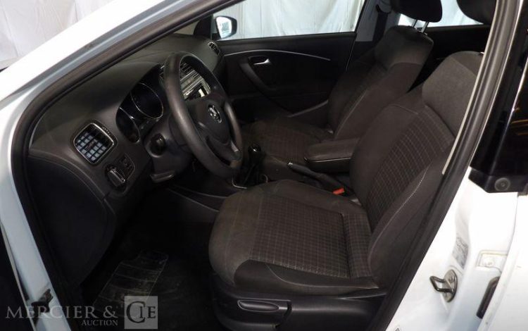 VOLKSWAGEN POLO 1,2 TSI 90CH BLUEMOTION CONFORT LINE BLANC FP-036-PS