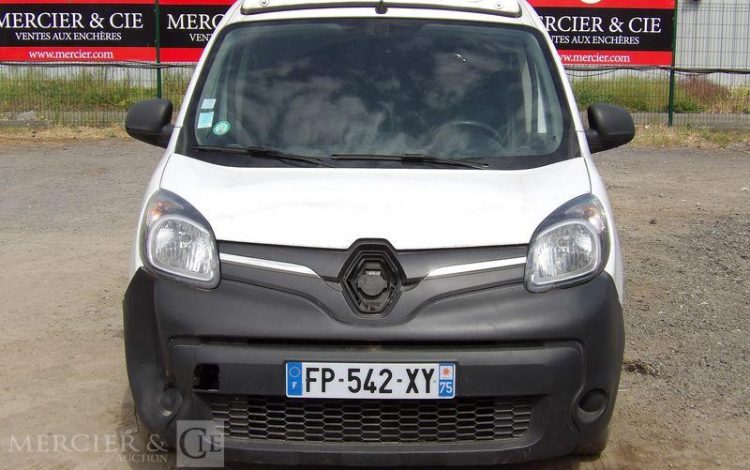 RENAULT KANGOO 2 EXPRESS ZE 60 CV BOITE AUTO – ELECTRIQUE – 45038 KMS – ANNEE 2020 BLANC FP-542-XY