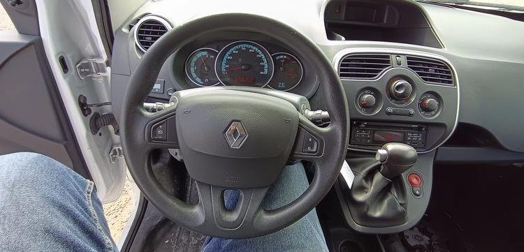 RENAULT KANGOO 2 EXPRESS ZE 60 CV BOITE AUTO – ELECTRIQUE – 45038 KMS – ANNEE 2020 BLANC FP-542-XY