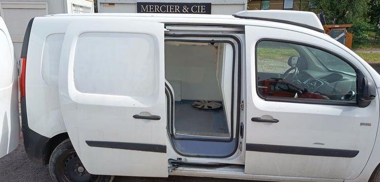 RENAULT KANGOO 2 EXPRESS ZE 60 CV BOITE AUTO – ELECTRIQUE – 45038 KMS – ANNEE 2020 BLANC FP-542-XY