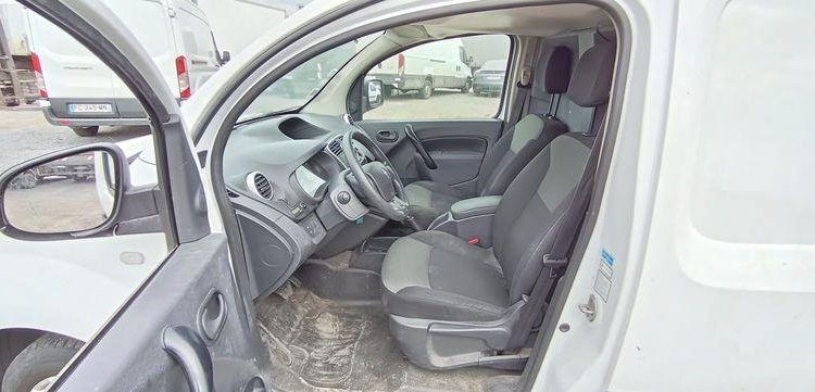 RENAULT KANGOO 2 EXPRESS ZE 60CV BOITE AUTO – ELECTRIQUE – 62861 KMS – ANNEE 2020 BLANC FP-623-XY