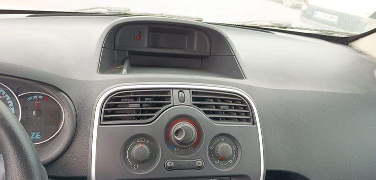 RENAULT KANGOO 2 EXPRESS ZE 60CV BOITE AUTO – ELECTRIQUE – 62861 KMS – ANNEE 2020 BLANC FP-623-XY