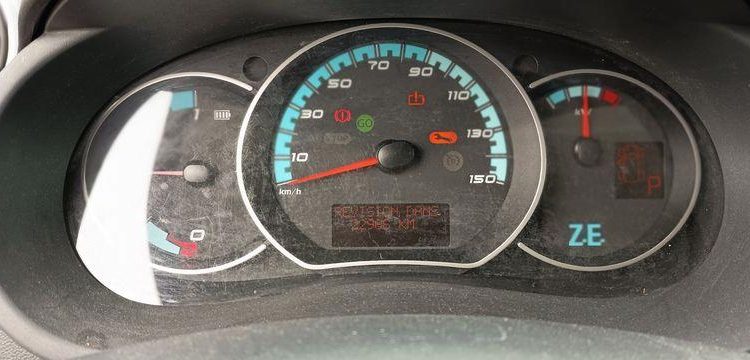 RENAULT KANGOO 2 EXPRESS ZE 60CV BOITE AUTO – ELECTRIQUE – 62861 KMS – ANNEE 2020 BLANC FP-623-XY