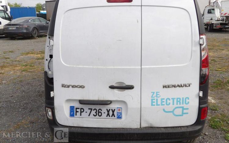 RENAULT KANGOO 2 EXPRESS ZE 60 CV BOITE AUTO – ELECTRIQUE 57039 KMS – ANNEE 2020 BLANC FP-736-XX