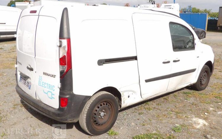 RENAULT KANGOO 2 EXPRESS ZE 60 CV BOITE AUTO – ELECTRIQUE 57039 KMS – ANNEE 2020 BLANC FP-736-XX